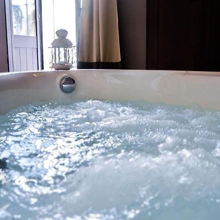 Wineexperience- Wine&Jacuzzi Suite Lecce Exterior photo