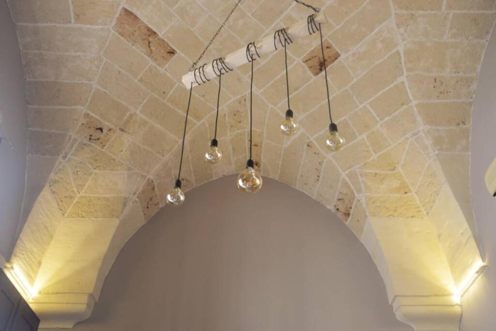 Wineexperience- Wine&Jacuzzi Suite Lecce Exterior photo