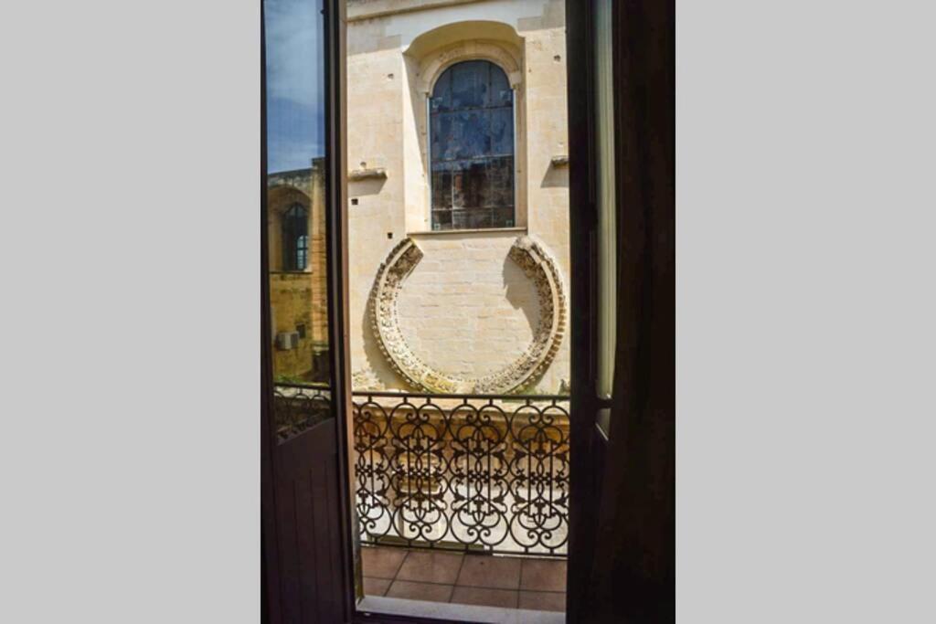 Wineexperience- Wine&Jacuzzi Suite Lecce Exterior photo