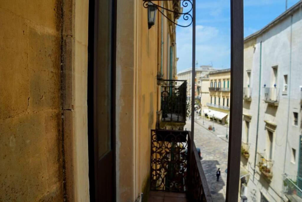 Wineexperience- Wine&Jacuzzi Suite Lecce Exterior photo