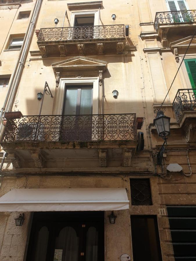 Wineexperience- Wine&Jacuzzi Suite Lecce Exterior photo