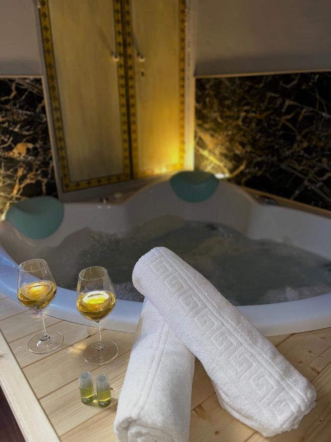 Wineexperience- Wine&Jacuzzi Suite Lecce Exterior photo