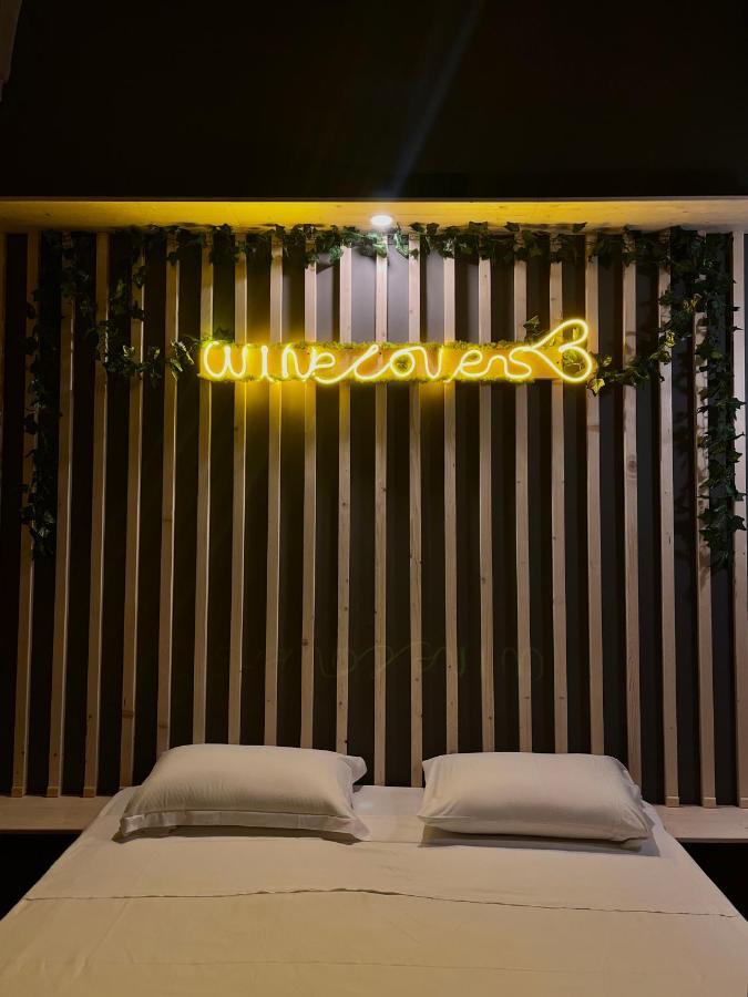 Wineexperience- Wine&Jacuzzi Suite Lecce Exterior photo