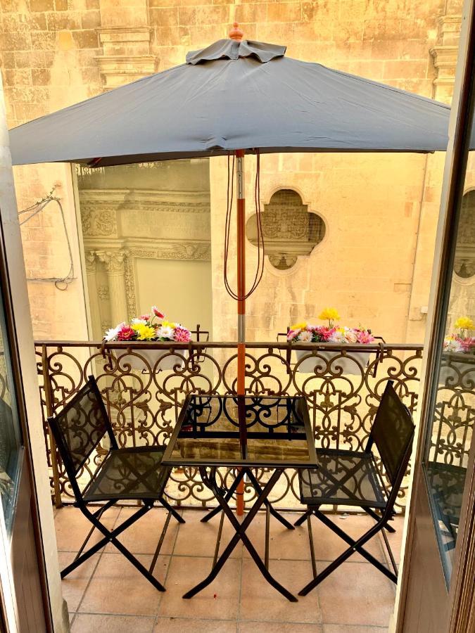 Wineexperience- Wine&Jacuzzi Suite Lecce Exterior photo