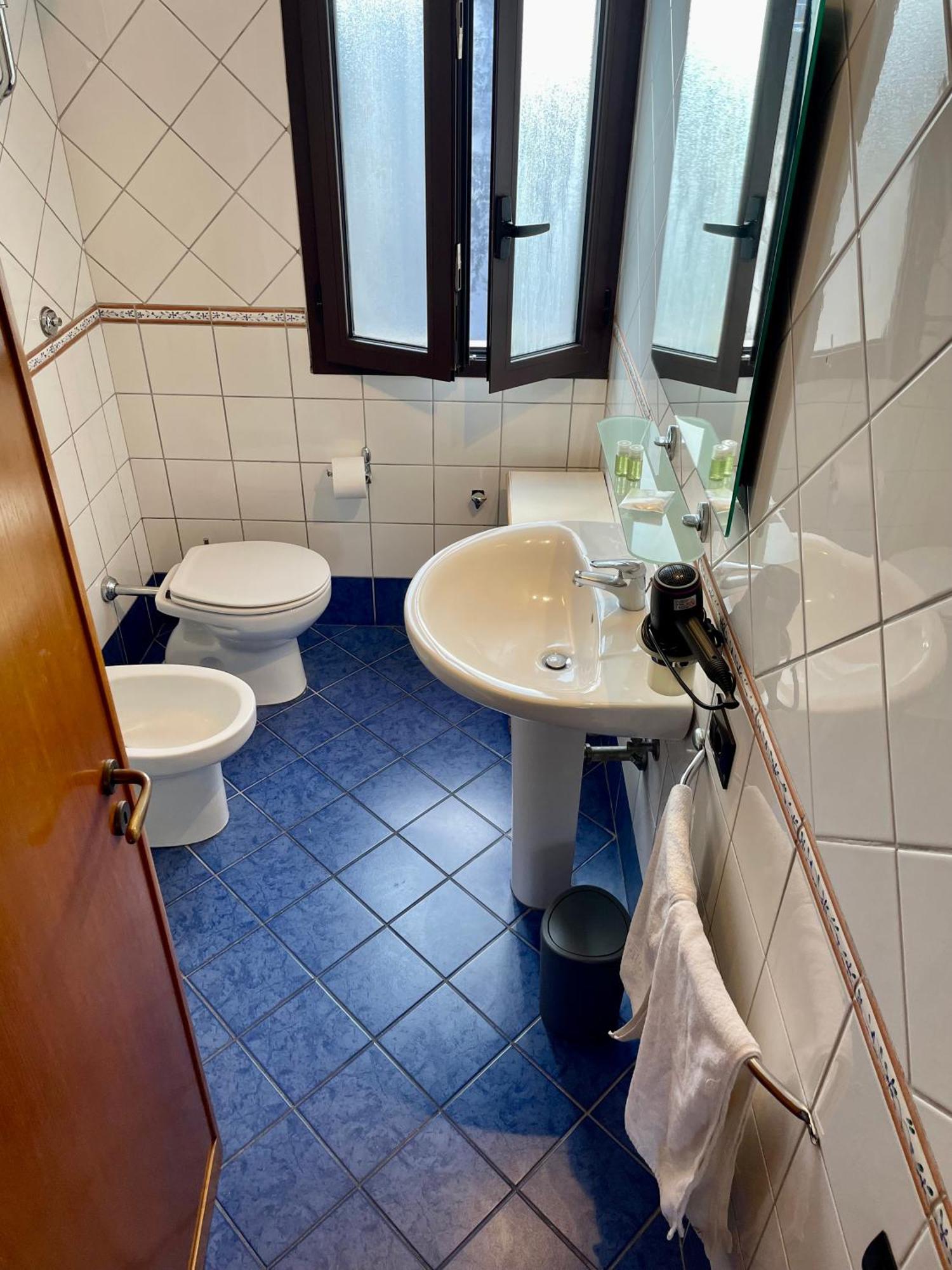 Wineexperience- Wine&Jacuzzi Suite Lecce Exterior photo