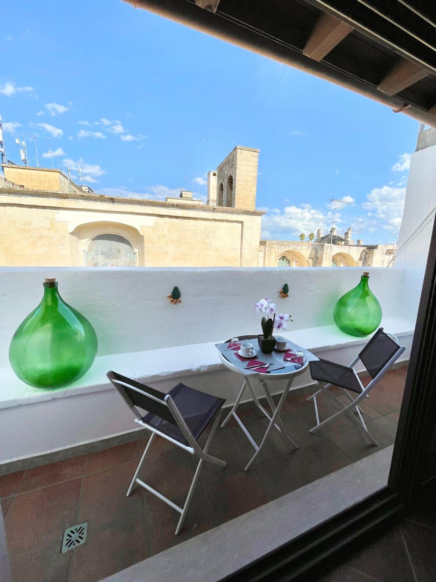 Wineexperience- Wine&Jacuzzi Suite Lecce Exterior photo