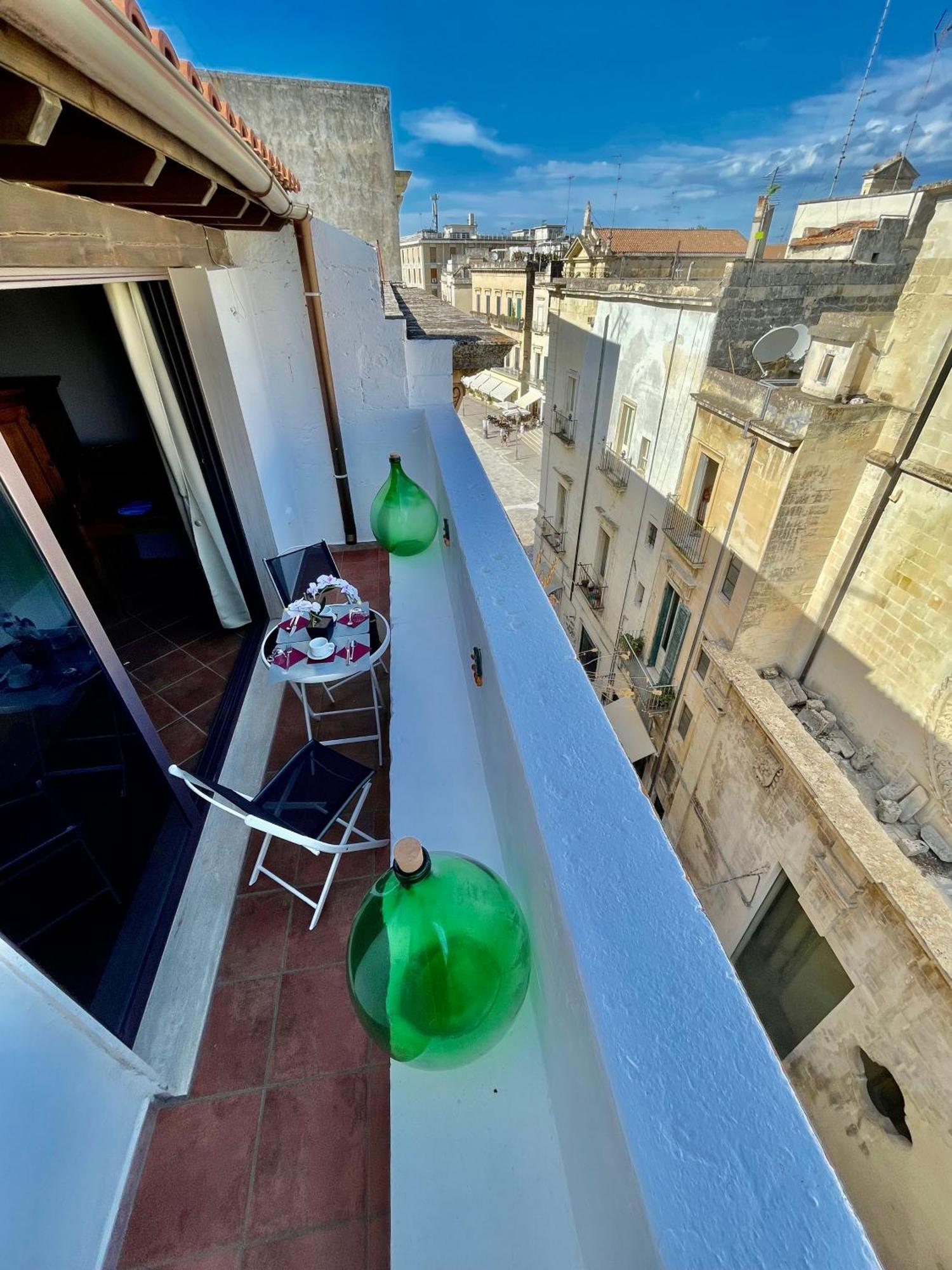 Wineexperience- Wine&Jacuzzi Suite Lecce Exterior photo